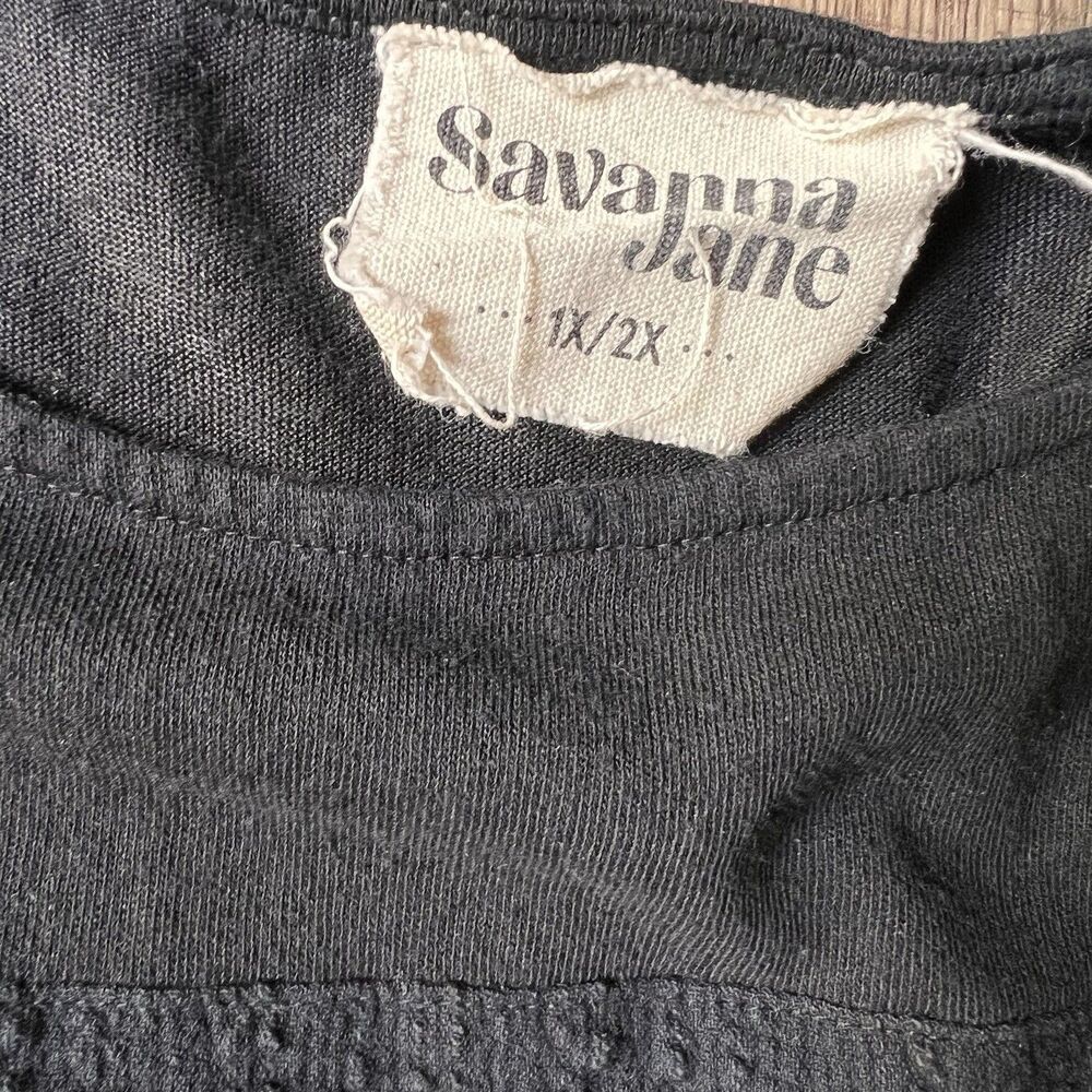 Savannah Jane Women’s Top 1X / 2X Embroidered Cropped Oversized - Picture 5 of 6